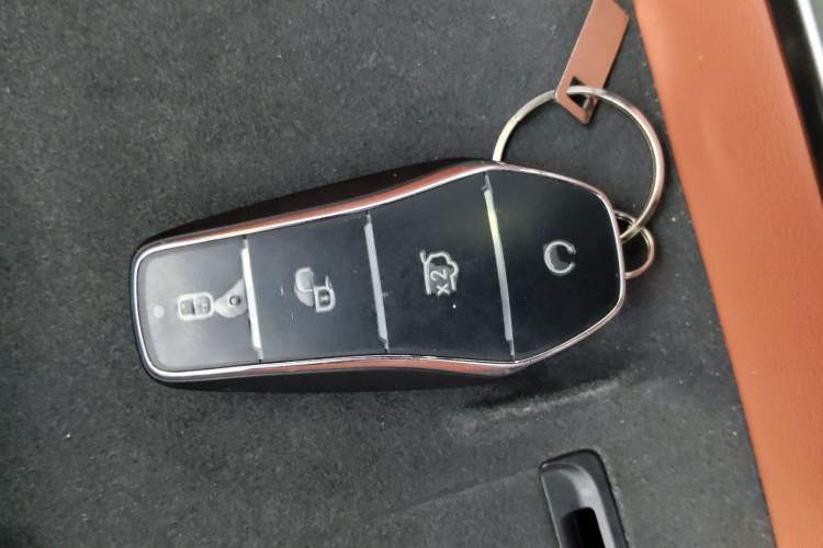 Used BYD Tang L 2025 DM 175KM Drone Player Edition Vehicle Key