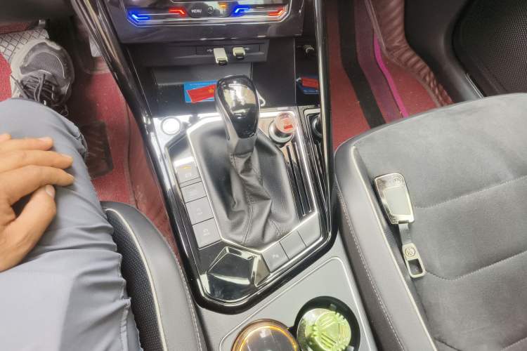 Used Volkswagen Tayron 2020 330TSI Two-Wheel Drive Luxury Connected Pro Edition
