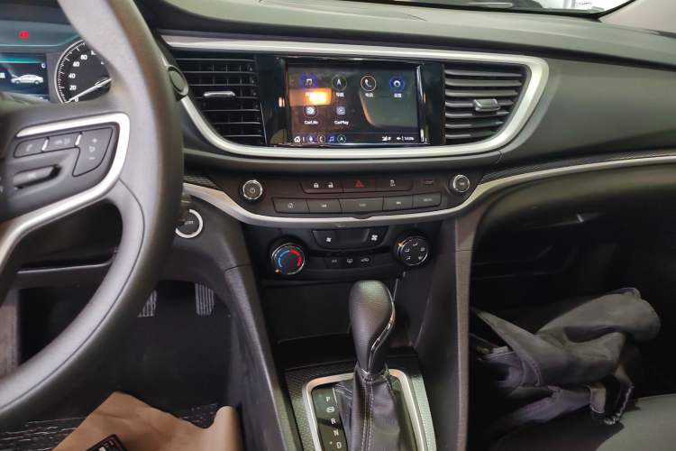 Used Buick GT 2021 Revised Version Flagship 1.5L Automatic Elite Edition Audio And AC Panel