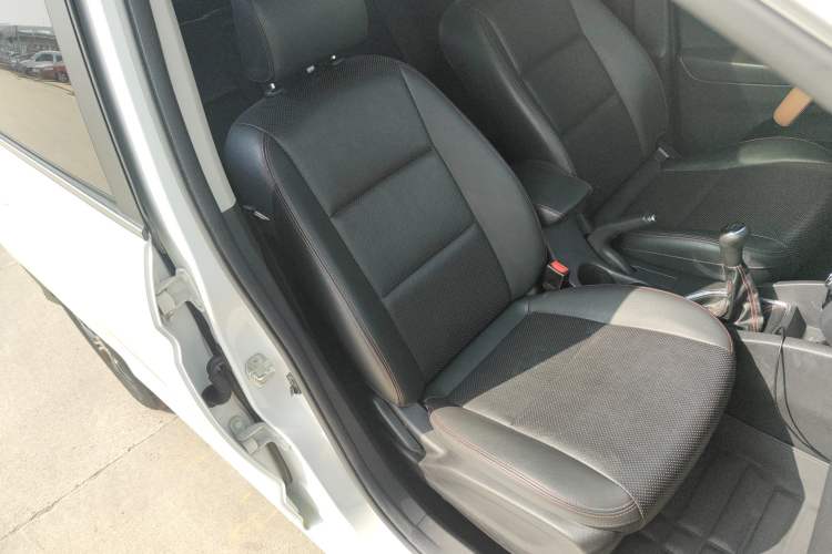 Used CHANGAN KAICHENG Oushang A600 2017 1.5L Manual Luxury Model Right Front Seat