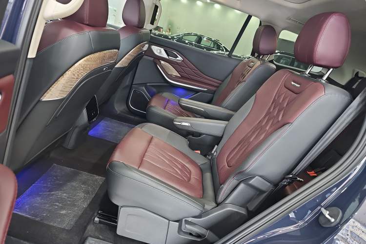 Used Hongqi HS7 2023 2.0T Automatic All-Wheel-Drive Flagship Edition Six Seats