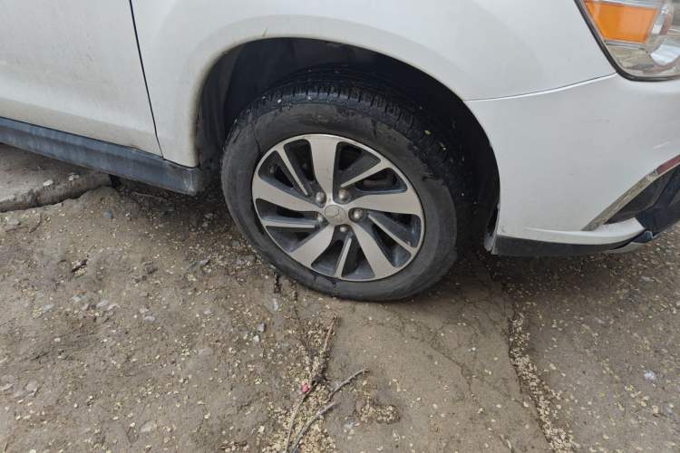 Used Mitsubishi ASX 2016 1.6L Manual Two-Wheel Drive Pioneer Edition Right Front Wheel Hub