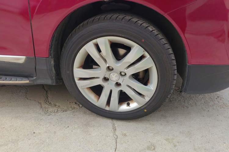 Used Peugeot 3008 2013 1.6THP Automatic Prestige Edition Right Front Wheel Hub