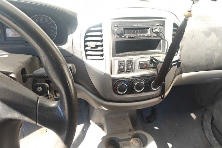 Used FORTHING Lingzhi 2015 M3 1.6L 7-Seater Comfort Model