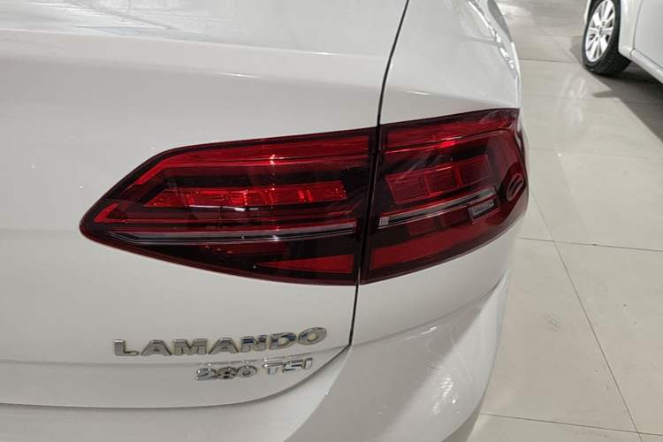 Used Volkswagen Lamando 2019 230TSI DSG Fashion Edition China VI
