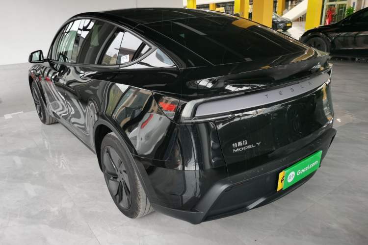 Used Tesla Model Y 2026 Rear-Drive Model
