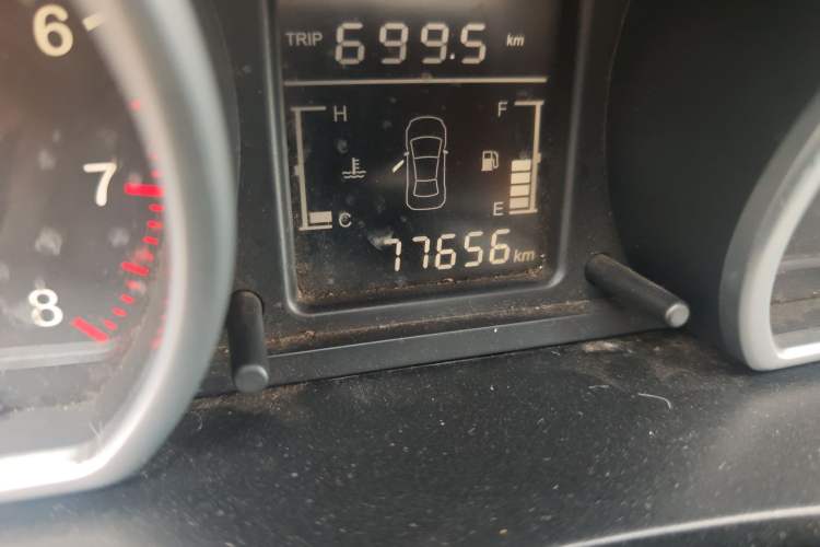 Used Zotye T600 2014 1.5T Manual Luxury Model Odometer Close Up