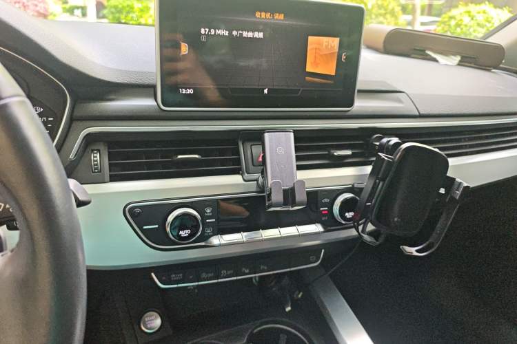 Used Audi A4L 2019 40 TFSI Fashion Version China V
