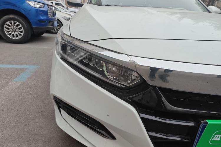 Used Honda Accord 2018 260TURBO Elite Edition China V Right Front Headlight