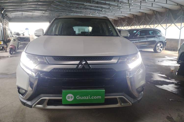Used Mitsubishi Outlander 2019 2.0L Two-Wheel Drive Comfort Edition 5 Seats China VI Standard Front