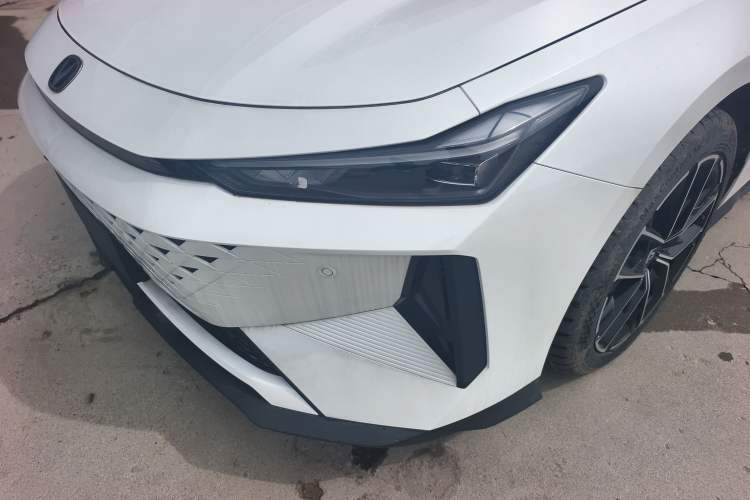 Used Changan UNI-V iDD 2024 Blue Whale Smart Electric iDD 136km Luxury Model