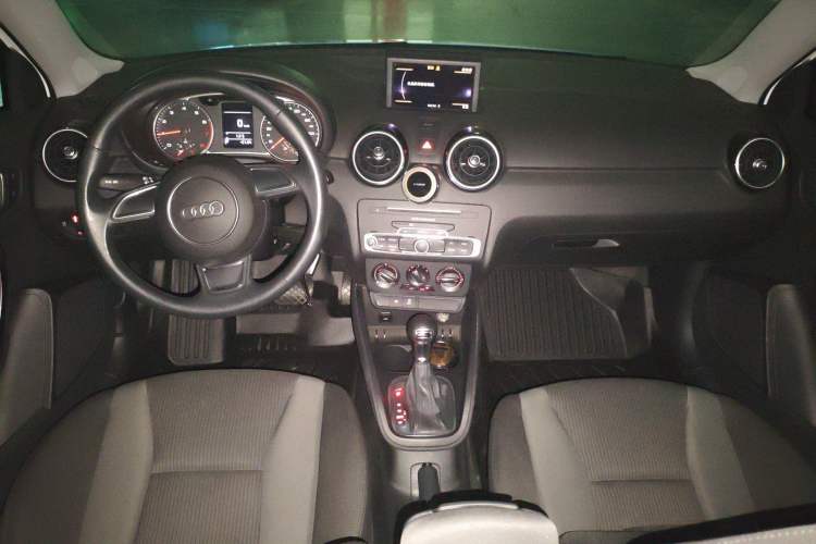 Used Audi A1 2016 30 TFSI Sportback Design Fashion Edition Center Console