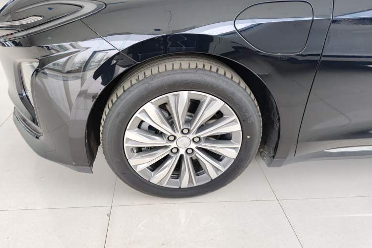 Used Hongqi E-QM5 2024 610 km PLUS Left Front Wheel Hub