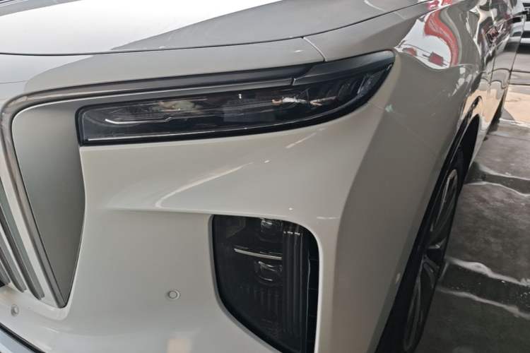 Used Hongqi E-HS9 2022 660 km Range Flagway Edition Six Seats