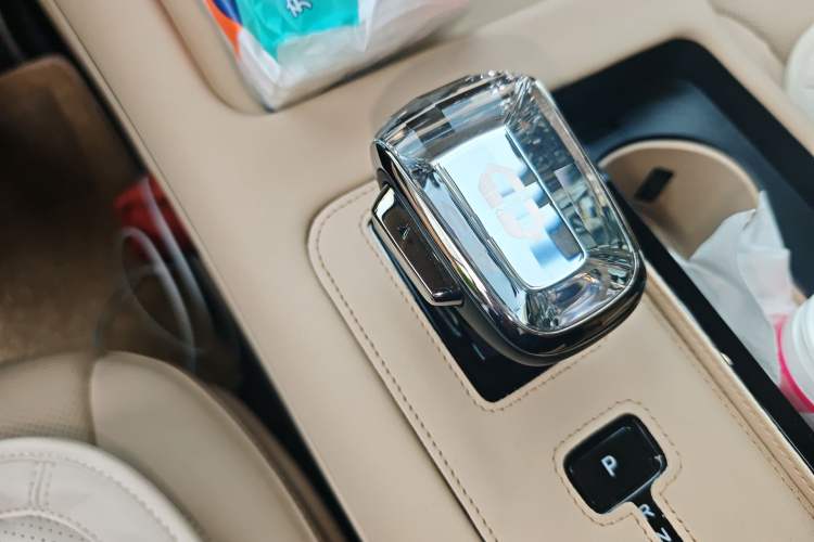 Used Hima AITO M7 2024 1.5T Intelligent Driving 4WD Max Edition 5 Seats Gear Lever