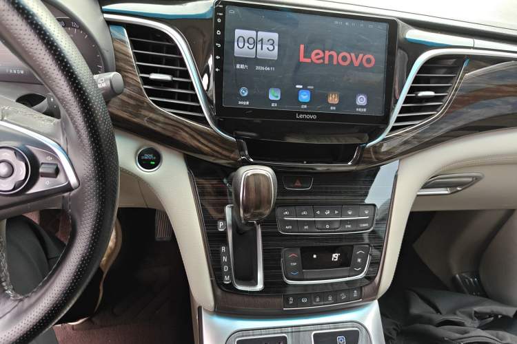 Used Buick GL8 2017 ES 28T Comfort Model China V Standard Audio And AC Panel