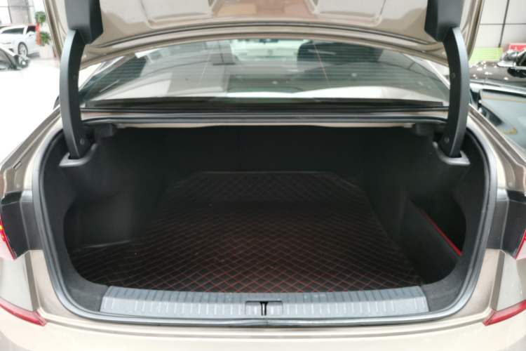 Used Volkswagen Passat 2020 330TSI Luxury Edition China VI