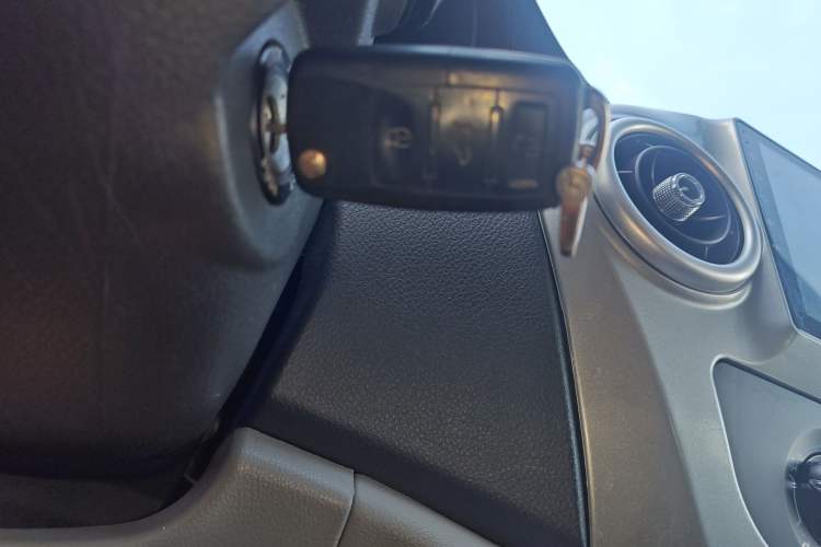 Used JAC Refine M3 2018 1.6L Express Edition 7-Seater