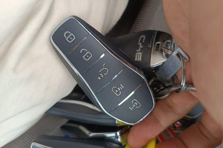 Used BYD Yuan UP 2025 Intelligent Driving Version 401 km Beyond-Range Edition
