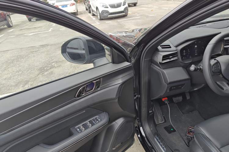 Used Lynk & Co 01 2023 2.0TD Four-Wheel Drive Dark Night Edition