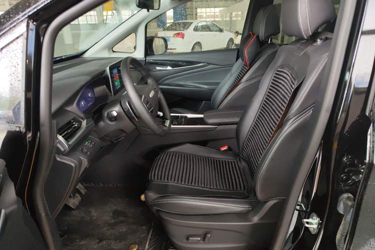 Used SAIC MAXUS G50 2023 PLUS 1.5T Automatic Escort Edition Left Front Seat