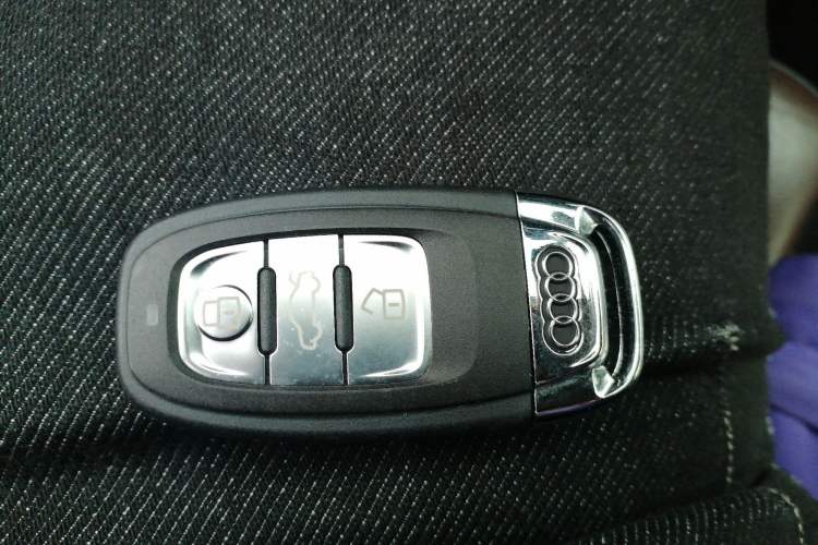 Used Audi Q5 2016 40 TFSI Technology Edition Vehicle Key