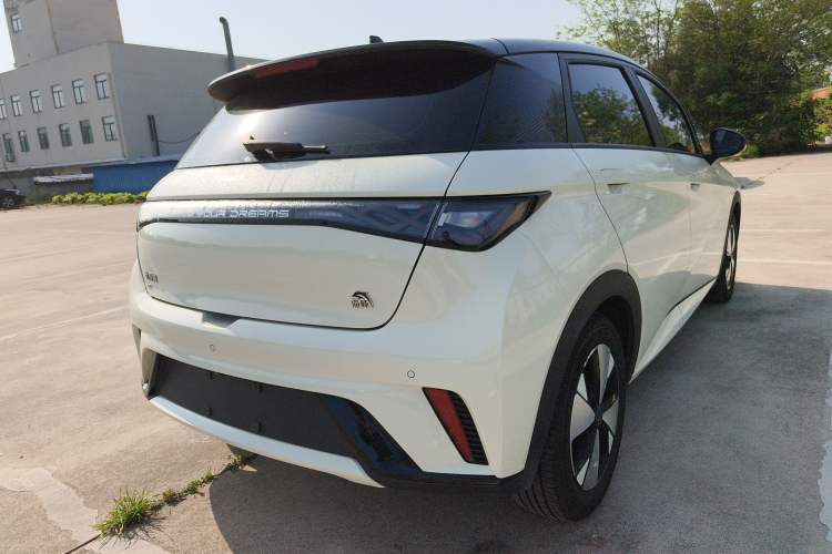 Used BYD Dolphin 2023 420 km Fashion Edition
