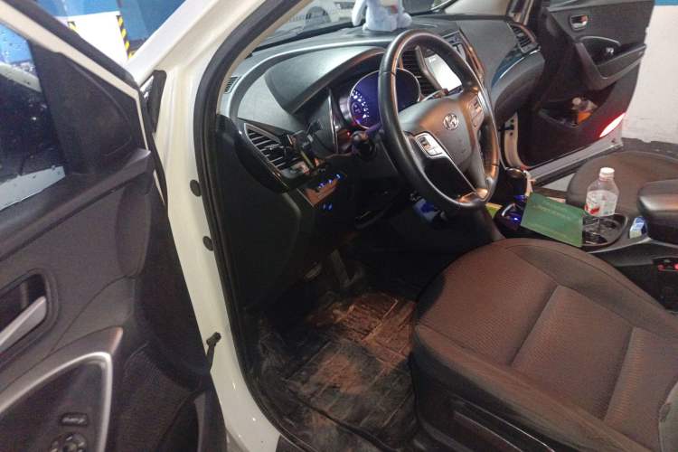 Used Hyundai Santa Fe 2013 2.4L Automatic 2WD Comfort Edition