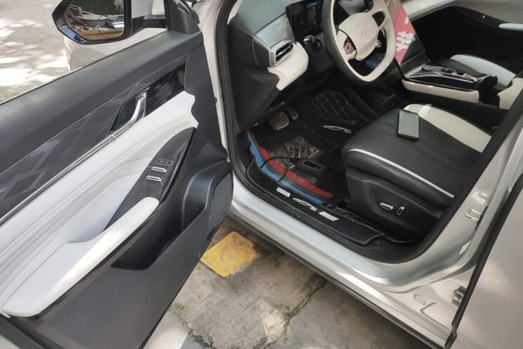 Used Dongfeng Aeolus Mage 2023 DH-i 1.5T Luxury Edition
