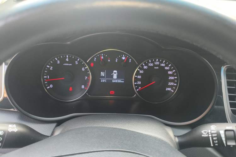 Used Kia Carens 2013 2.0L 7-Seater Automatic Comfort Edition China V Standard
