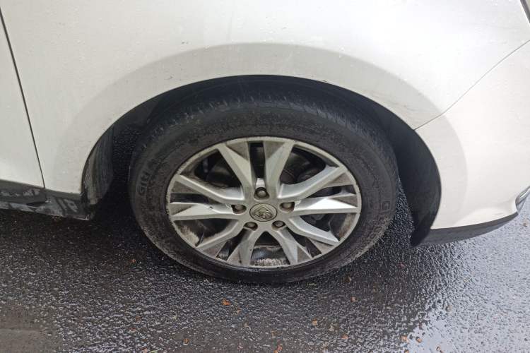 Used Baojun 730 2016 1.5L Manual Comfort Version 7 Seats China V Emission Standard Right Front Wheel Hub