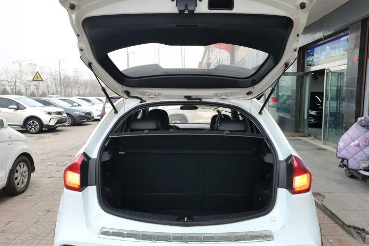 Used Geely Auto Vision X3 2017 1.5L Manual Luxury Model
