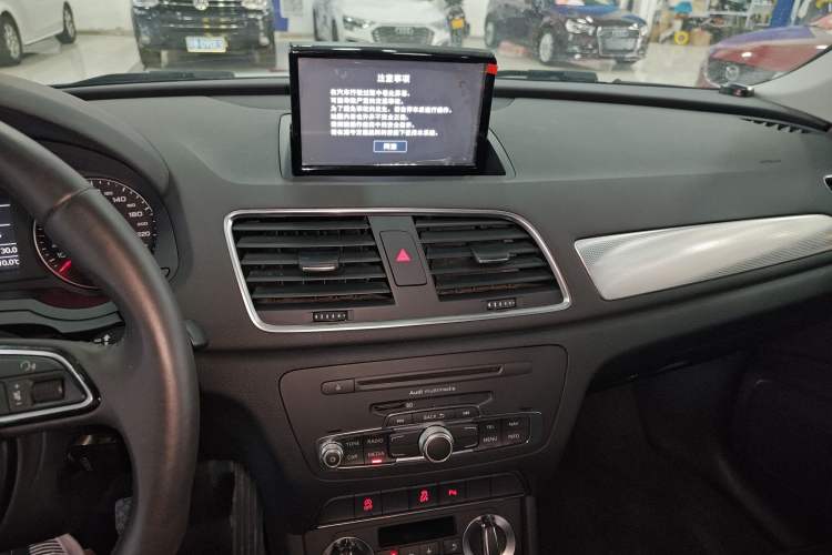 Used Audi Q3 2015 35 TFSI Comfort Model
