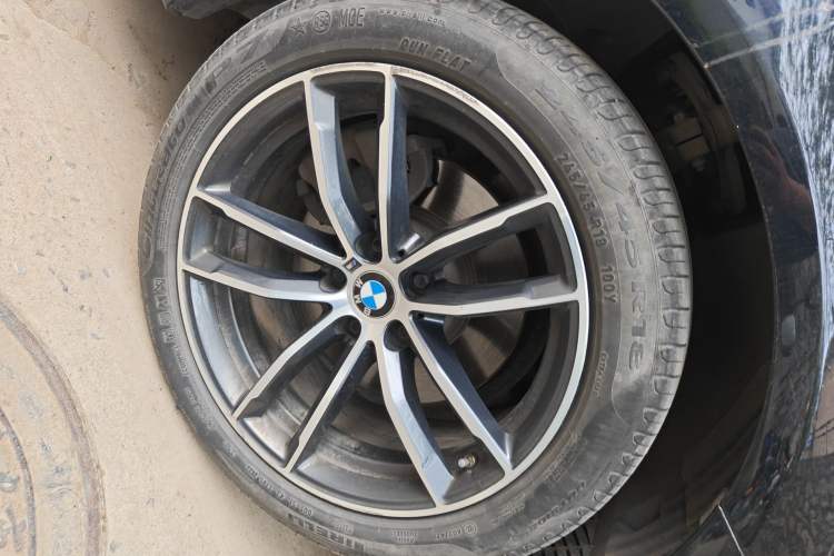 Used BMW 5 Series 2022 Restyled 525Li M Sport Package Right Front Wheel Hub