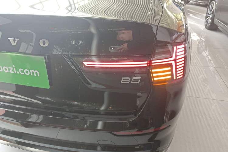Used Volvo S90 2026 B5 Zhiyuan Luxury Edition Right Rear Taillight