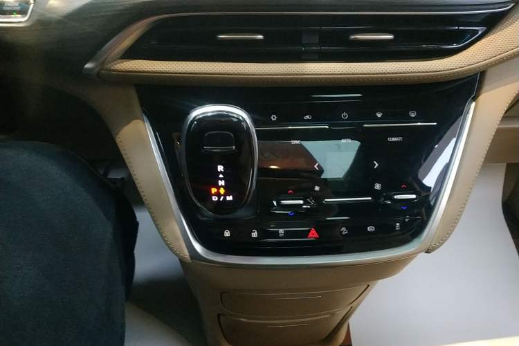 Used Buick GL8 2021 ES Landtrek 653T Luxury Model Gear Lever