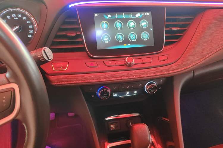 Used Buick GL6 2019 18T 6-Seater Connected Luxury Version China VI Standard Audio And AC Panel