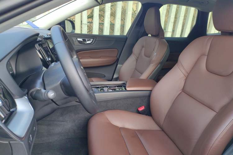 Used Volvo XC60 2019 T5 4x4 Smart Edition China V Standard