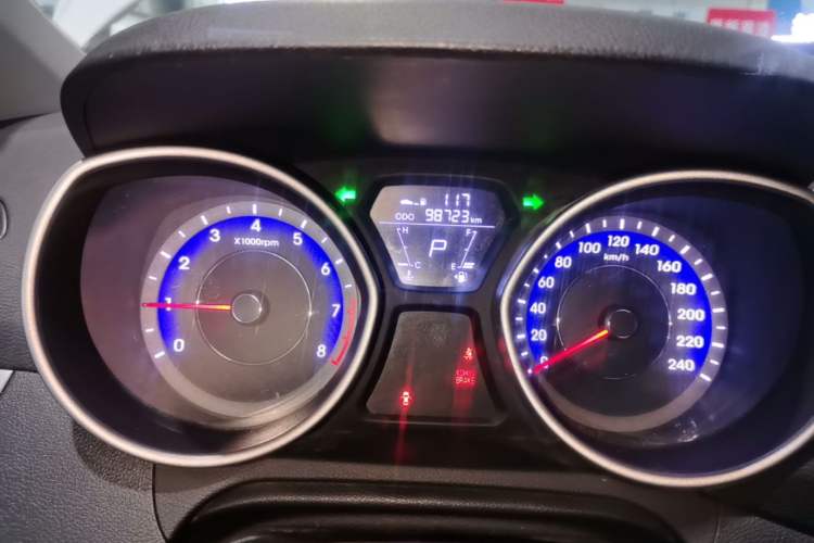 Used Hyundai Elantra (5th Generation / Langdong) 2015 1.6L Automatic Fashion Model