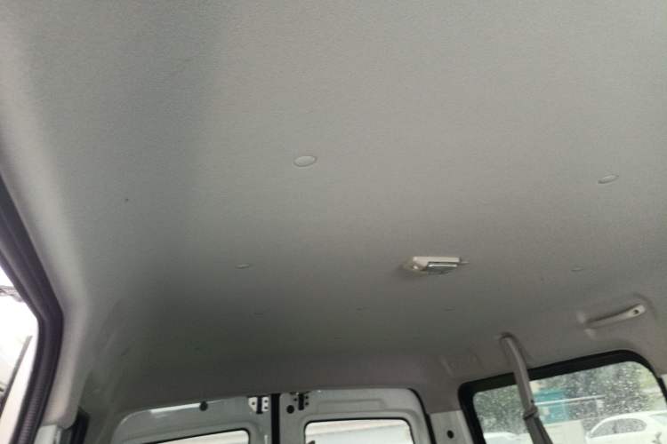 Used CHANGAN KAICHENG Ruixing EM60 2025 Passenger Version Comfort Edition 6 Seats 300 km Range Side-Hinged Doors Headliner