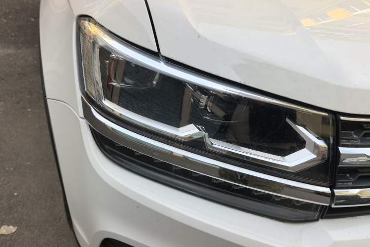 Used Volkswagen Tharu 2021 280TSI Two-Wheel-Drive Luxury Edition Right Front Headlight