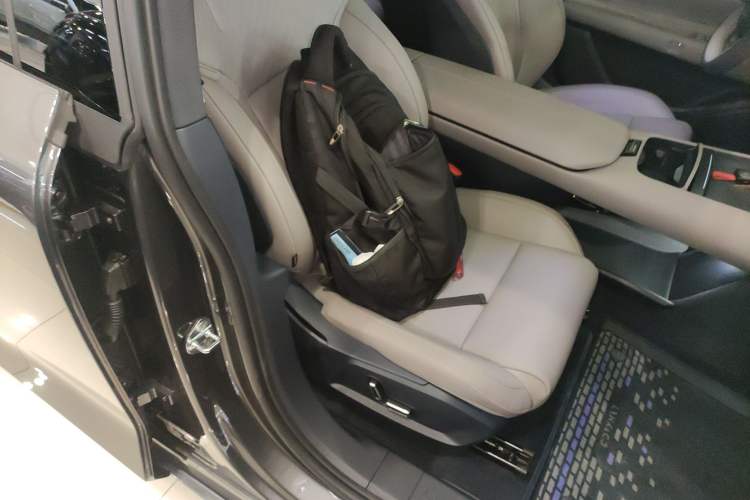 Used Lynk & Co Z10 2025 95 kWh 766 km Range Rear-Wheel Drive Max