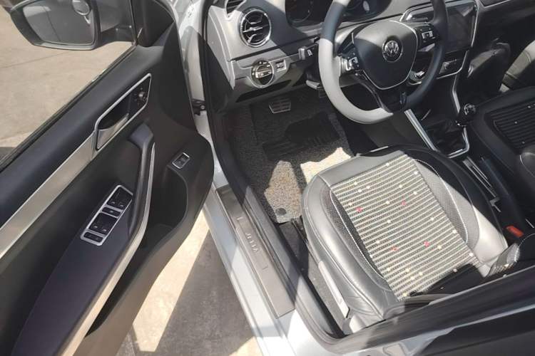 Used Volkswagen Jetta 2019 Dream Edition 1.5L Manual Fashion Version
