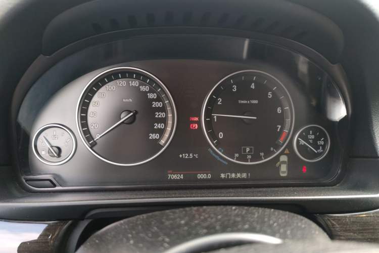 Used BMW 5 Series 2014 525Li Luxury Design Package
