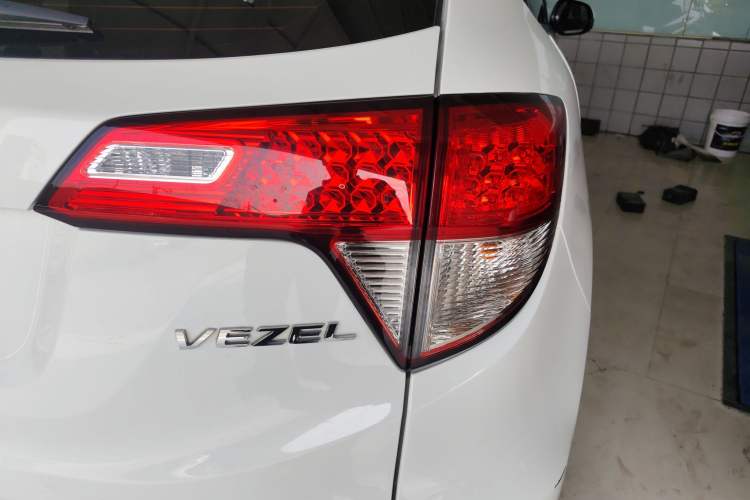 Used Honda Vezel 2020 1.5L CVT Elite Edition
