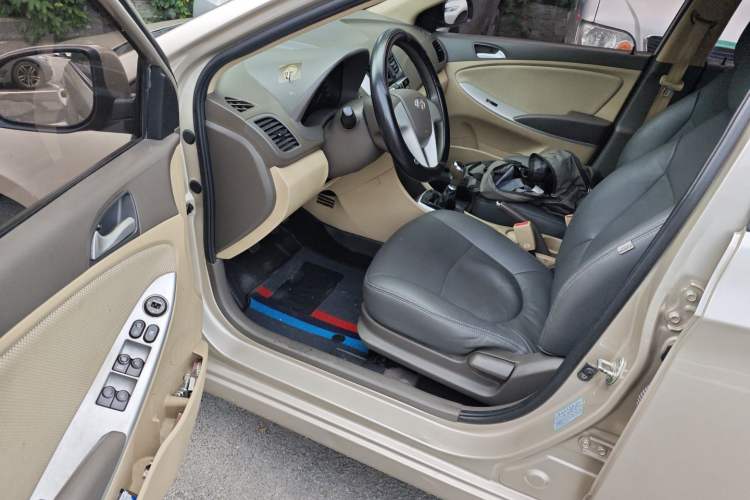 Used Hyundai Verna (older generation) 2010 Sedan 1.4L Manual Comfort GS
