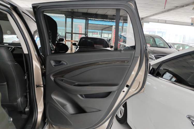 Used Buick Envision 2018 20T Two-Wheel-Drive Elite Model