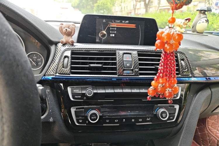 Used BMW 3 Series 2016 320Li Fashion Model Audio And AC Panel