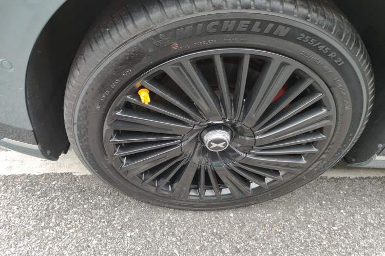 Used XPeng G9 2024 570 Max Left Front Wheel Hub