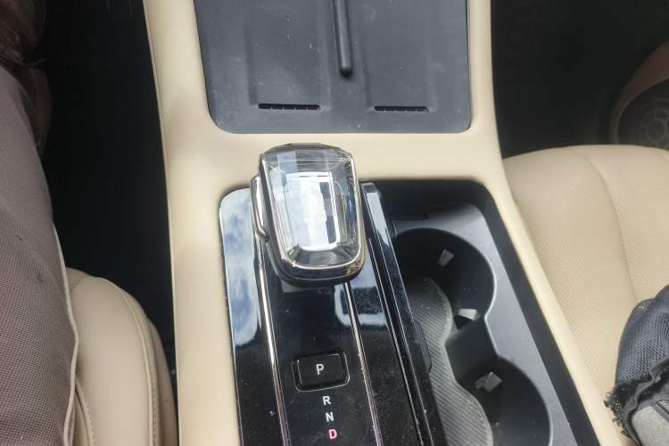 Used Hima AITO M7 2022 1.5T Four-Wheel Drive Luxury Edition Gear Lever